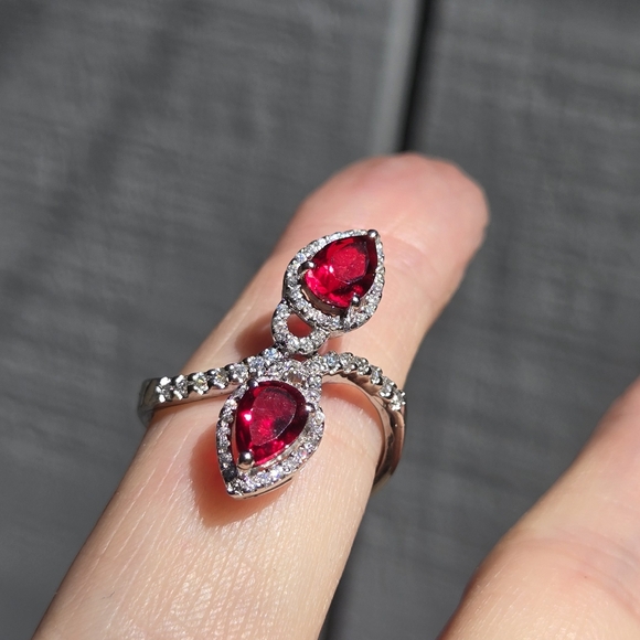 Garnets & white topaz infinity ♾️ ring open size 7.5 adjustable - Picture 7 of 11